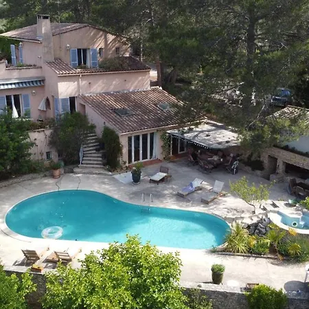 Le Garric Bed & Breakfast